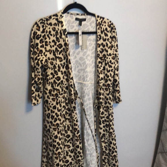 Banana Republic animal print Wrap dress - Picture 4 of 5